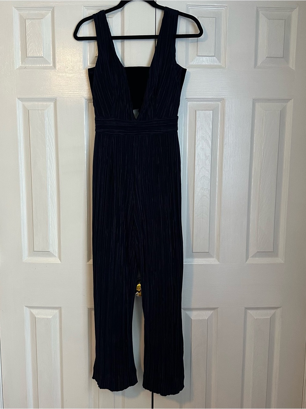 Tahari Black Plisse Sleeveless V-Neck Jumpsuit